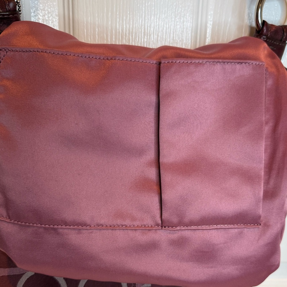 COACH PENELOPE OPTIC SIGNATURE HIPPIE CROSSBODY BAG F17479 - Picture 5 of 16